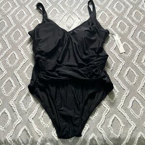 NWT Nicole Miller 3X bathing suit. A202